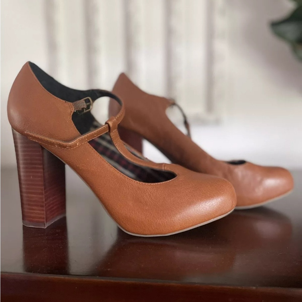 Crown Vintage Women’s 4” Leather Heels Testra Round Toe Cognac